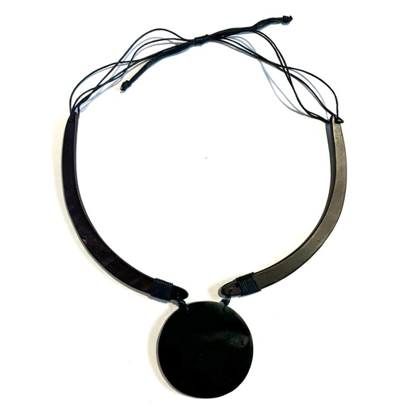 Hawaii Handmade Checkered Shiny Shell Round Pendant Necklace Wood Chain Brown - Picture 6 of 12